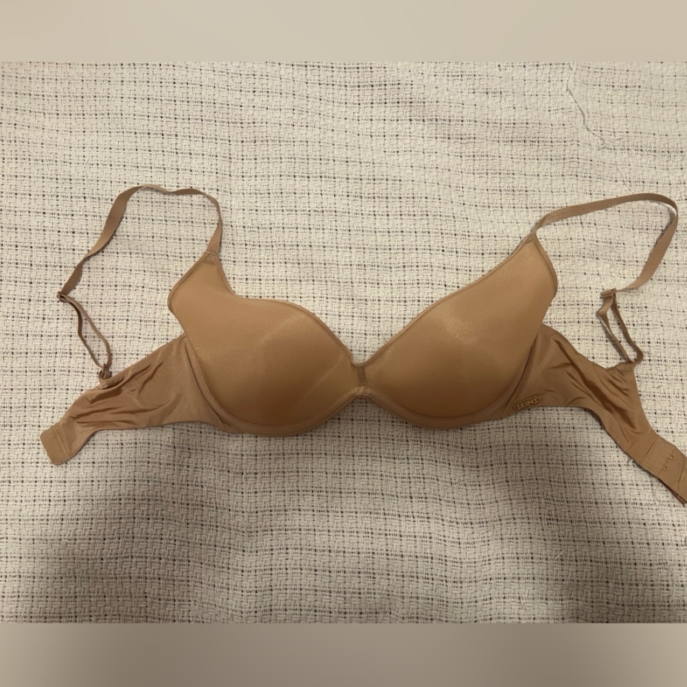 SKIMS Nude Seamless Bra
